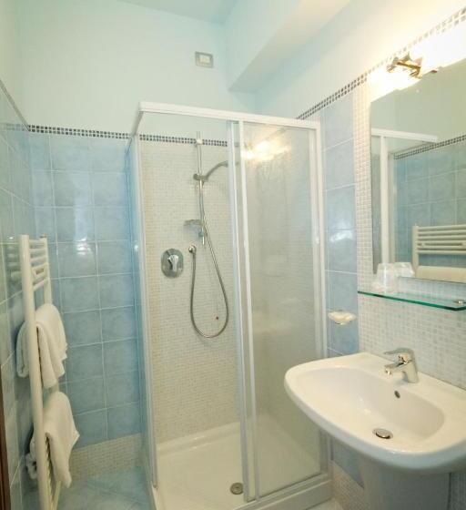 带景观的三人标准房间, Donnini