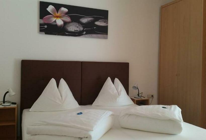 一楼标准间, Filipinum