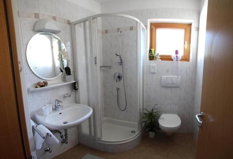 高级大房间, Filipinum