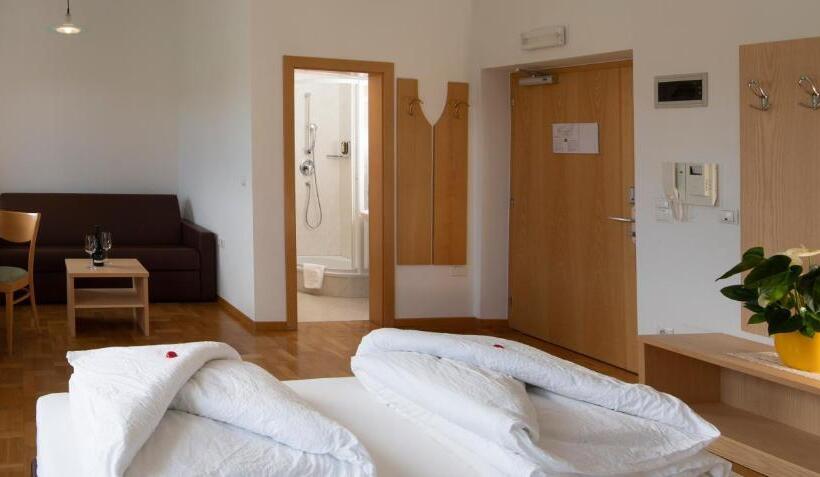 豪华房间, Filipinum