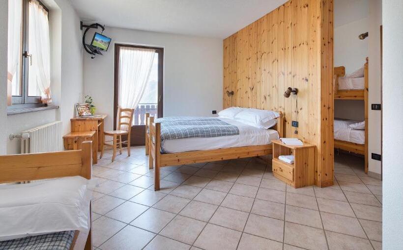 اتاق استاندارد چهار تخته, Gallo Cedrone