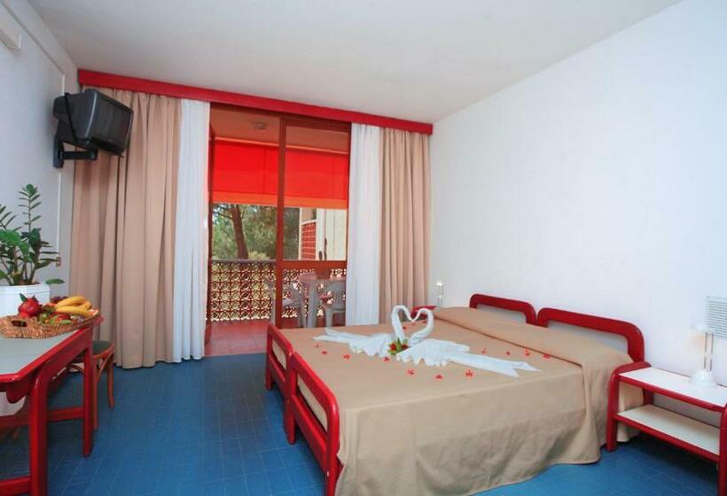اتاق سوپریور سه تخته, Club Hotel Marina 2