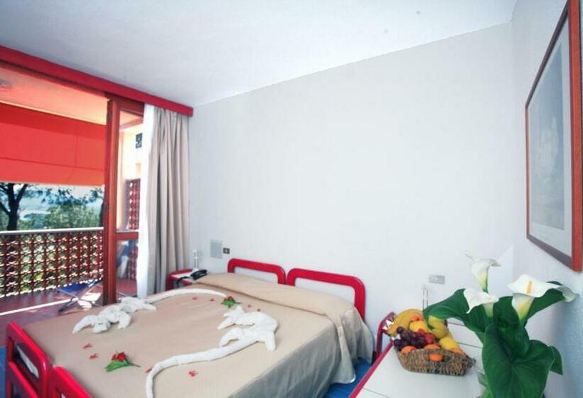 חדר משפחתי, Club Hotel Marina 2