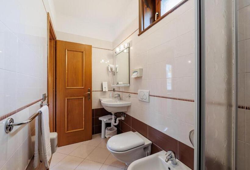 اتاق کلاسیک چهارنفره, Miravalle