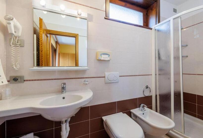 اتاق کلاسیک چهارنفره, Miravalle