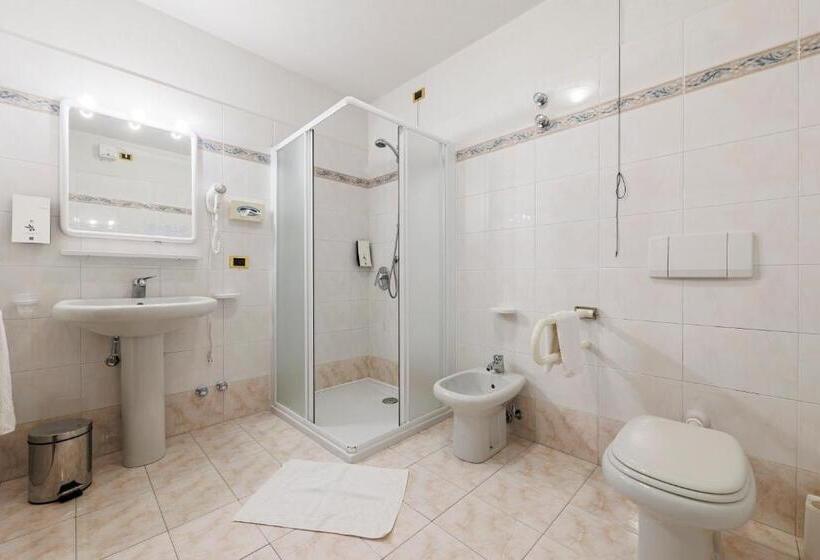 اتاق سوپریور سه تخته, Miravalle