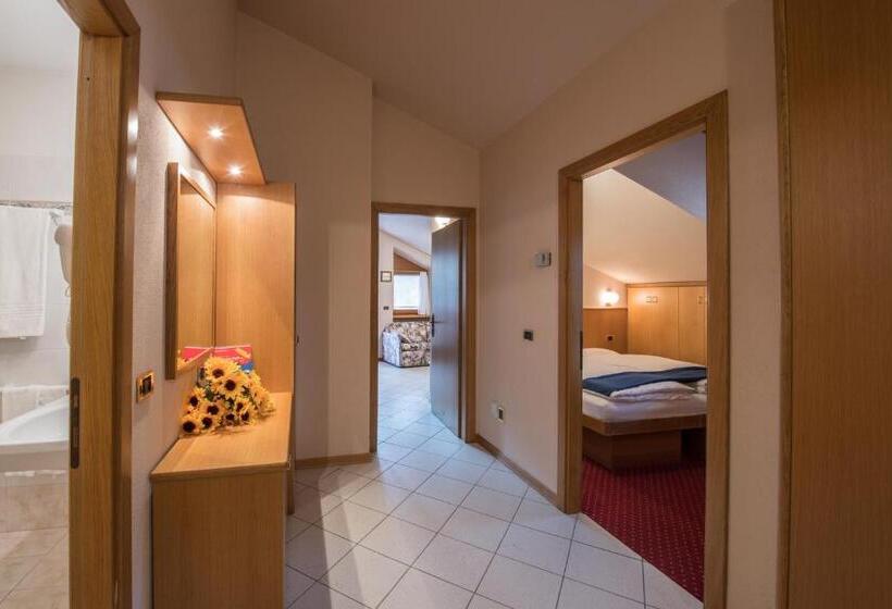 سوییت با چشم‌انداز کوه, Miravalle