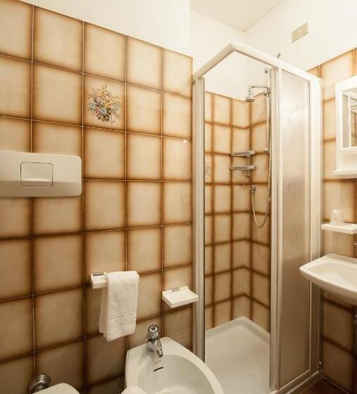 اتاق اکونومی, Miravalle