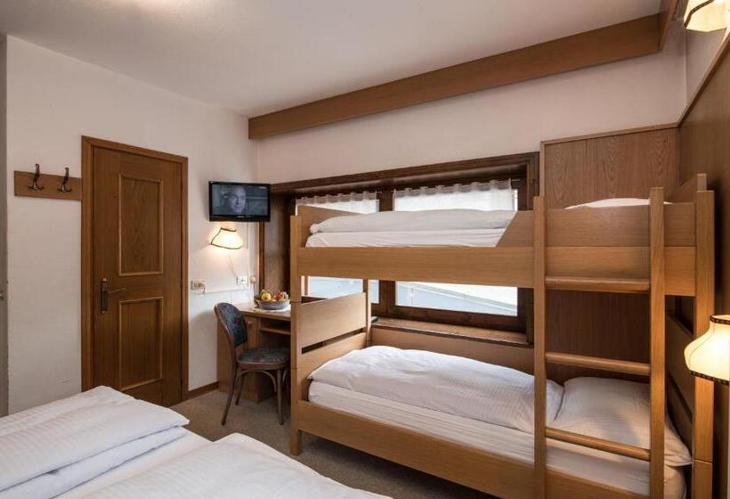 Economy Quadruple Room, Miravalle