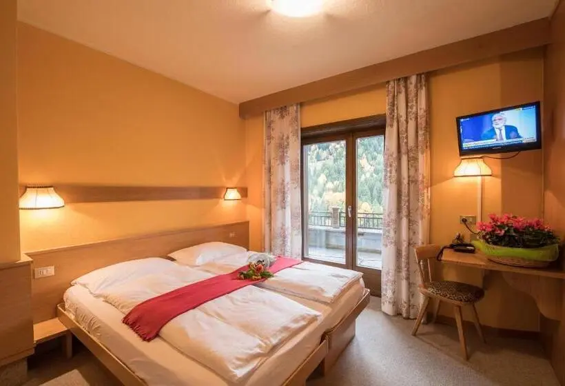 Economy Quadruple Room, Miravalle