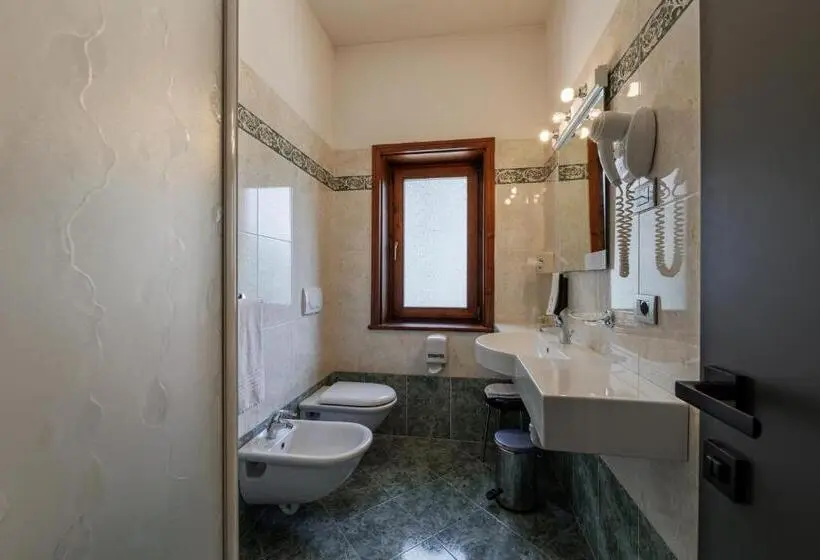 Deluxe Kolmen Hengen Huone, Miravalle