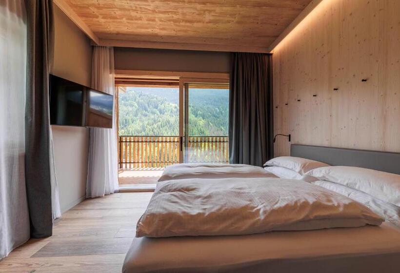 اتاق لوکس سه تخته, Miravalle