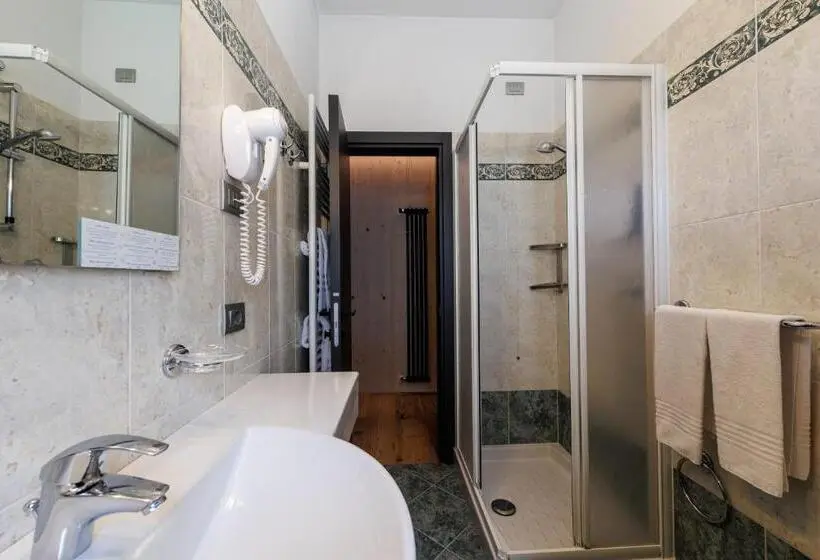 Deluxe Neljän Hengen Huone, Miravalle