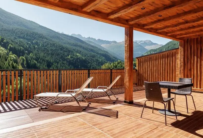 Deluxe Neljän Hengen Huone, Miravalle
