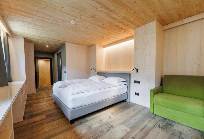 اتاق استاندارد چهارنفره با بالکن, Miravalle