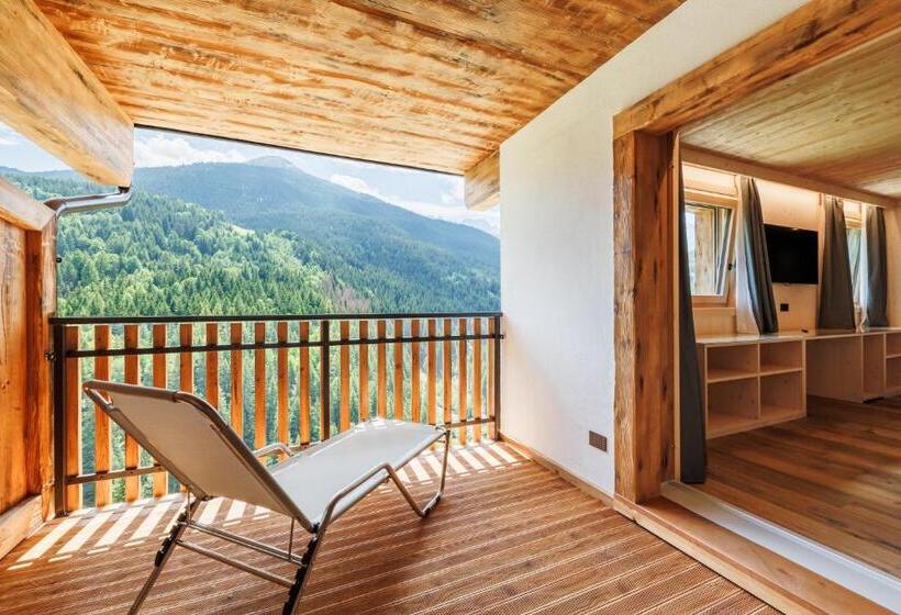 Четырехместный Номер Стандарт с Балконом, Miravalle