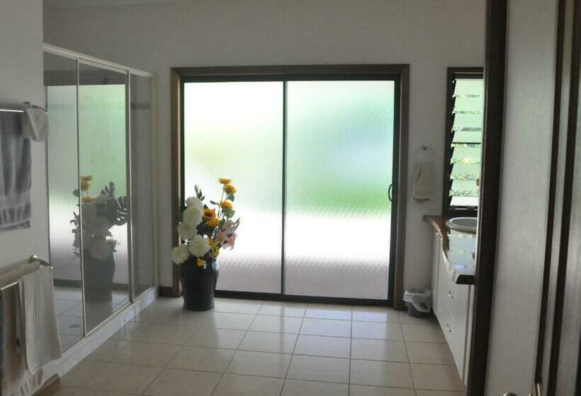 バス共有のスタンダードルーム, Magnetic Island Bed And Breakfast