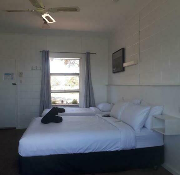 家庭间, Meningie Waterfront Motel