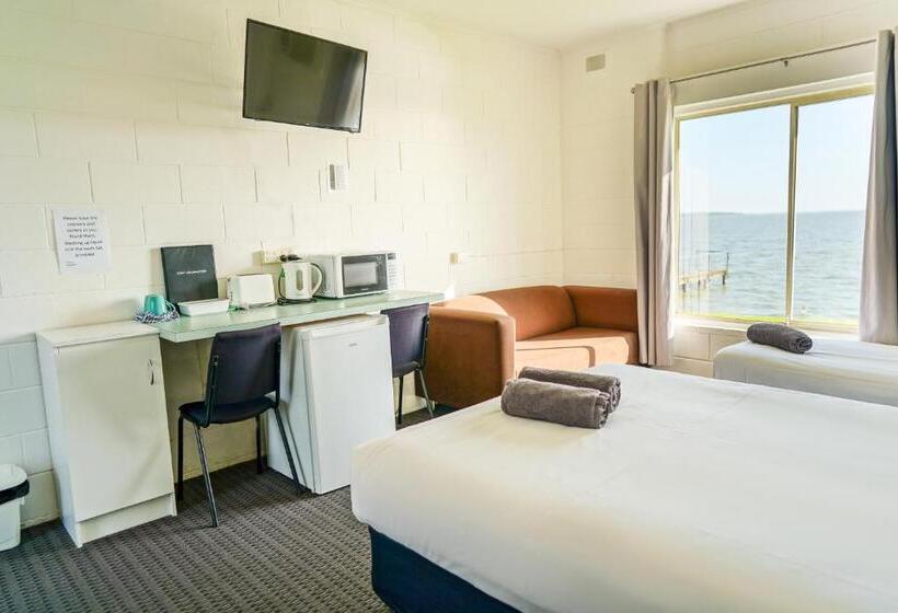 家庭间, Meningie Waterfront Motel