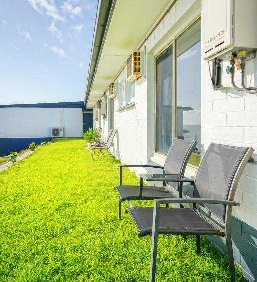 家庭间, Meningie Waterfront Motel