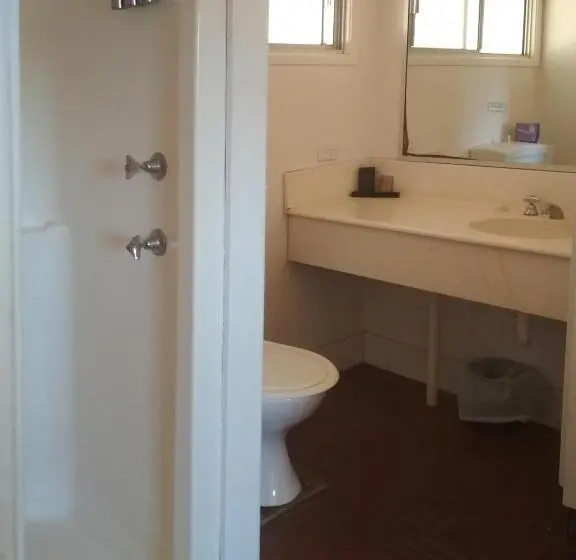 Standard Kolmen Hengen Huone, Ironbark Inn