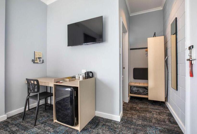 استودیوی استاندارد, Nightcap At Rex