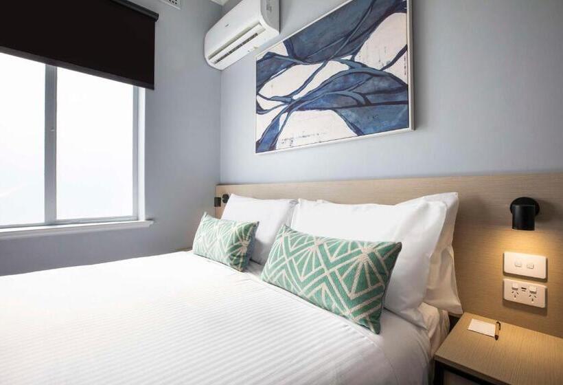 استودیوی استاندارد, Nightcap At Rex