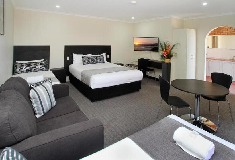 חדר אקזקיוטיב לשלושה, Twofold Bay Motor Inn