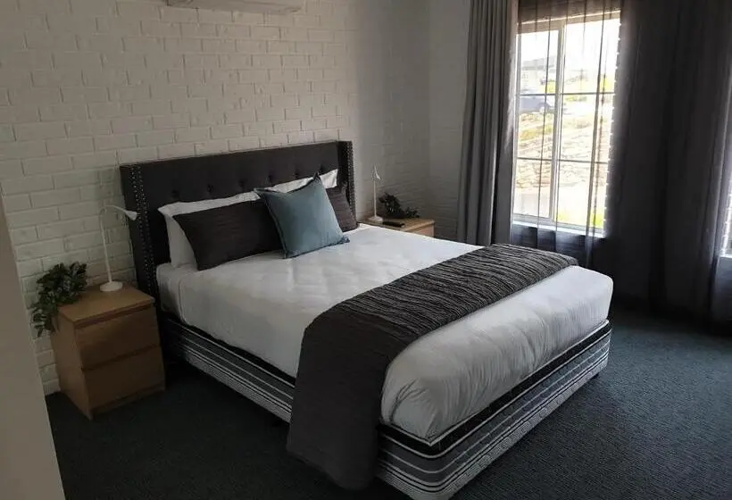 Perhehuone Merinäkymä, Twofold Bay Motor Inn