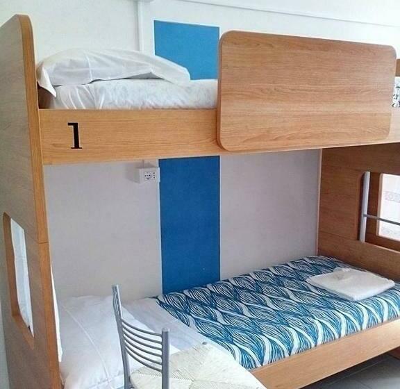 מיטה בחדר משותף, Perla Del Levante Hostel