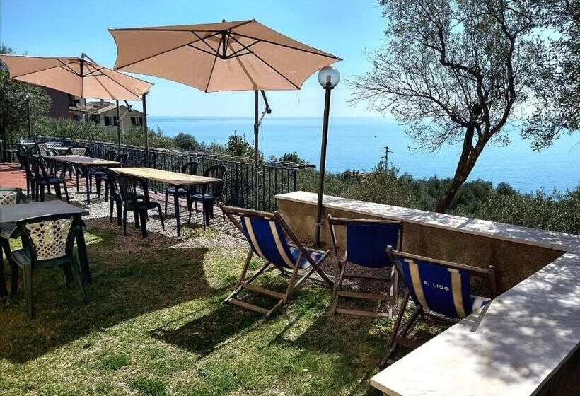 חדר סטנדרט נוף לים, Perla Del Levante Hostel