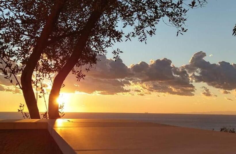 חדר סטנדרט נוף לים, Perla Del Levante Hostel