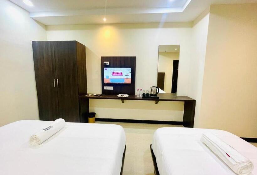 חדר דלוקס לשלושה, Deccan Suites, Tirupati
