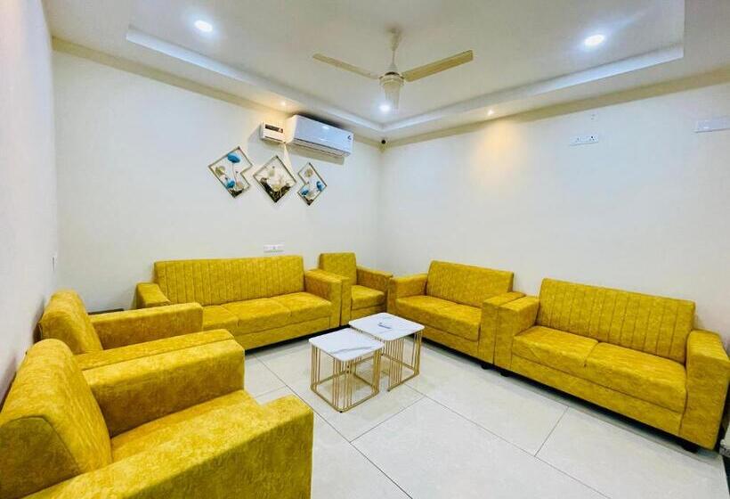 חדר סופריור לארבעה, Deccan Suites, Tirupati