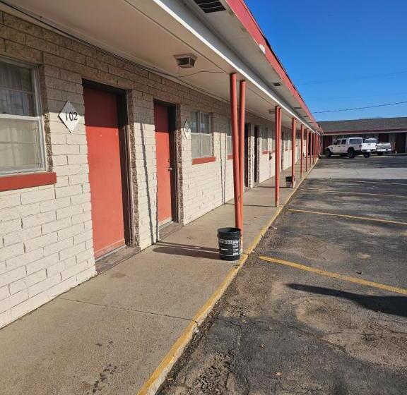 스위트 킹사이즈 침대, Hastings Inn