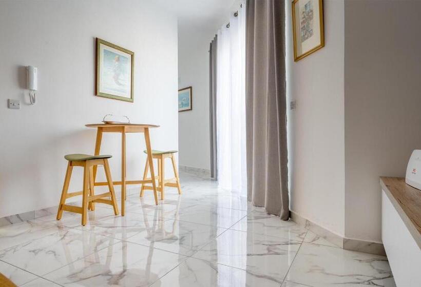 1 Bedroom Penthouse Apartment, Msida Central Suites