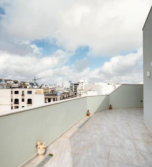 1 Bedroom Penthouse Apartment, Msida Central Suites