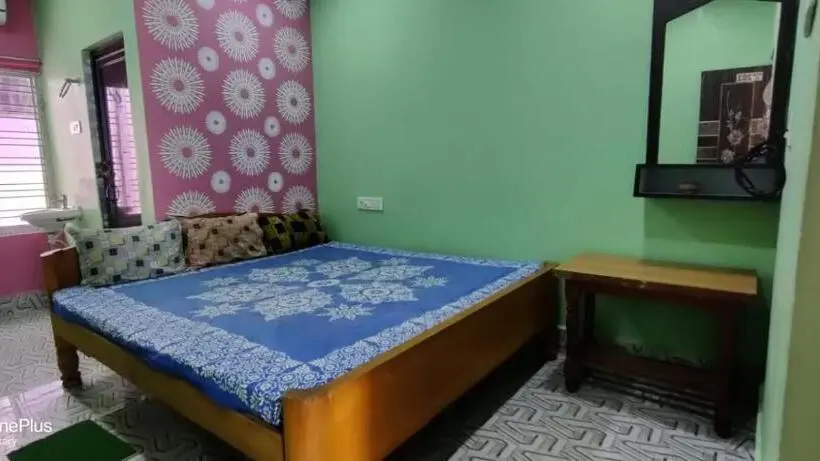 デラックスルーム, Anirudha Guest House
