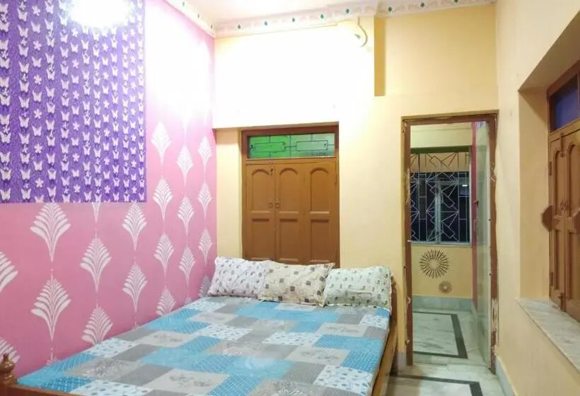 ファミリールーム, Anirudha Guest House