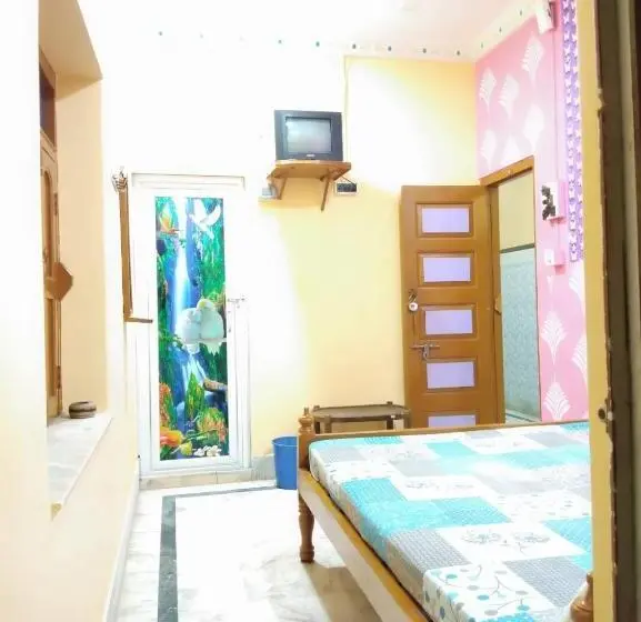 ファミリールーム, Anirudha Guest House
