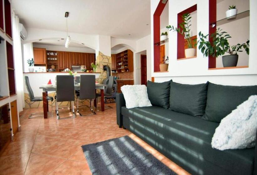 スタンダードルーム, Marco Art Vendégház For 1  8 Persons