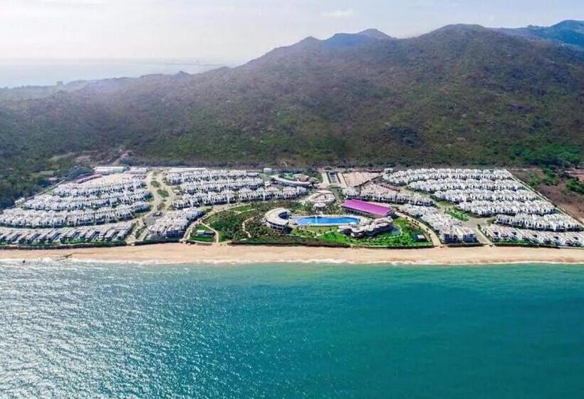 اتاق استاندارد با بالکن, Luxury Villa 01   Relax   Fun   Near Vung Tau