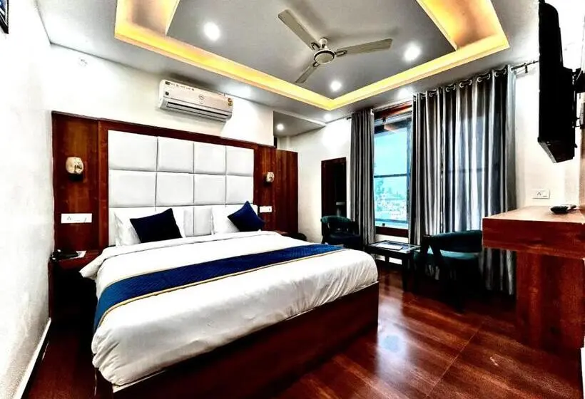 デラックスルーム, Swaransh By Prakshi Hospitality