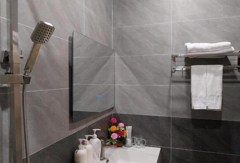 اتاق استاندارد, Tân Hiệp