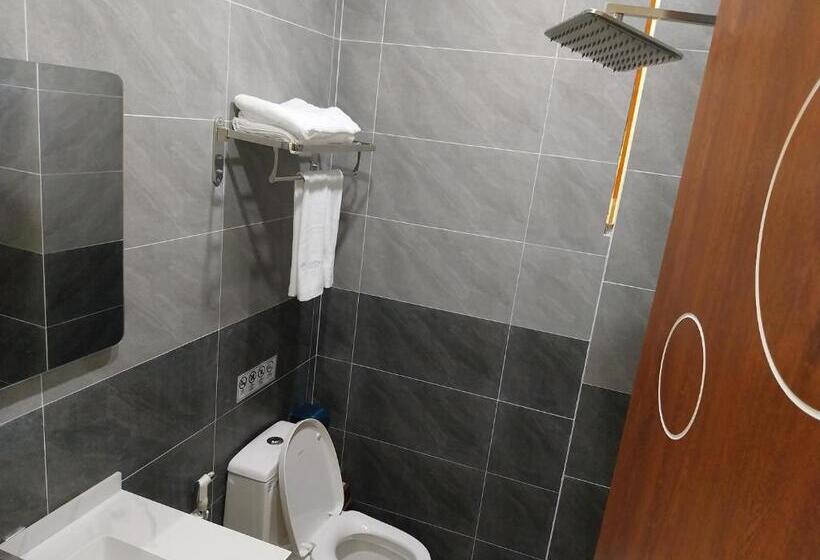 اتاق سوپریور, Tân Hiệp