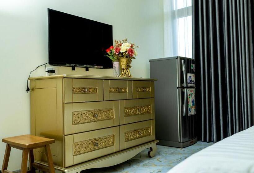 اتاق لوکس, Tân Hiệp