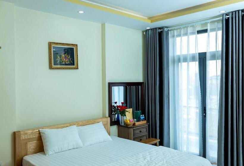 اتاق لوکس, Tân Hiệp