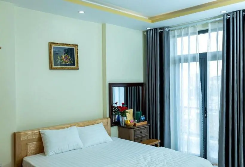 اتاق لوکس, Tân Hiệp