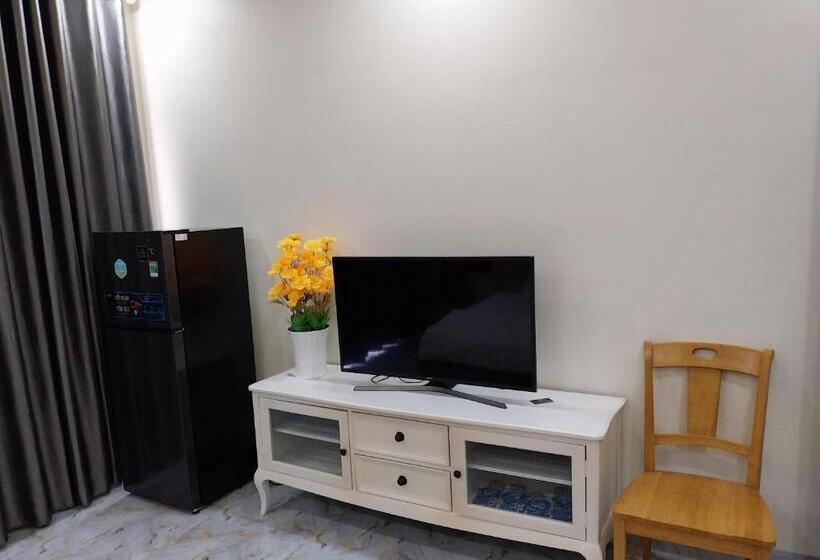 اتاق لوکس, Tân Hiệp