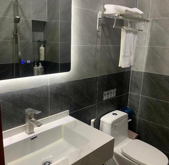 اتاق استاندارد, Tân Hiệp